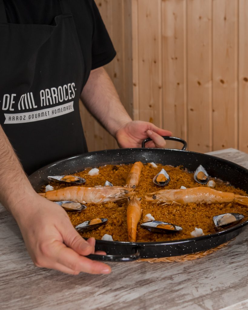 Catering para empresas en Navarra con arroces gourmet y showcooking de De Mil Arroces